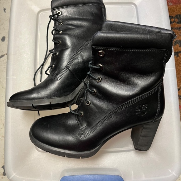 Timberland Ladies Boots-real leather - Picture 2 of 4
